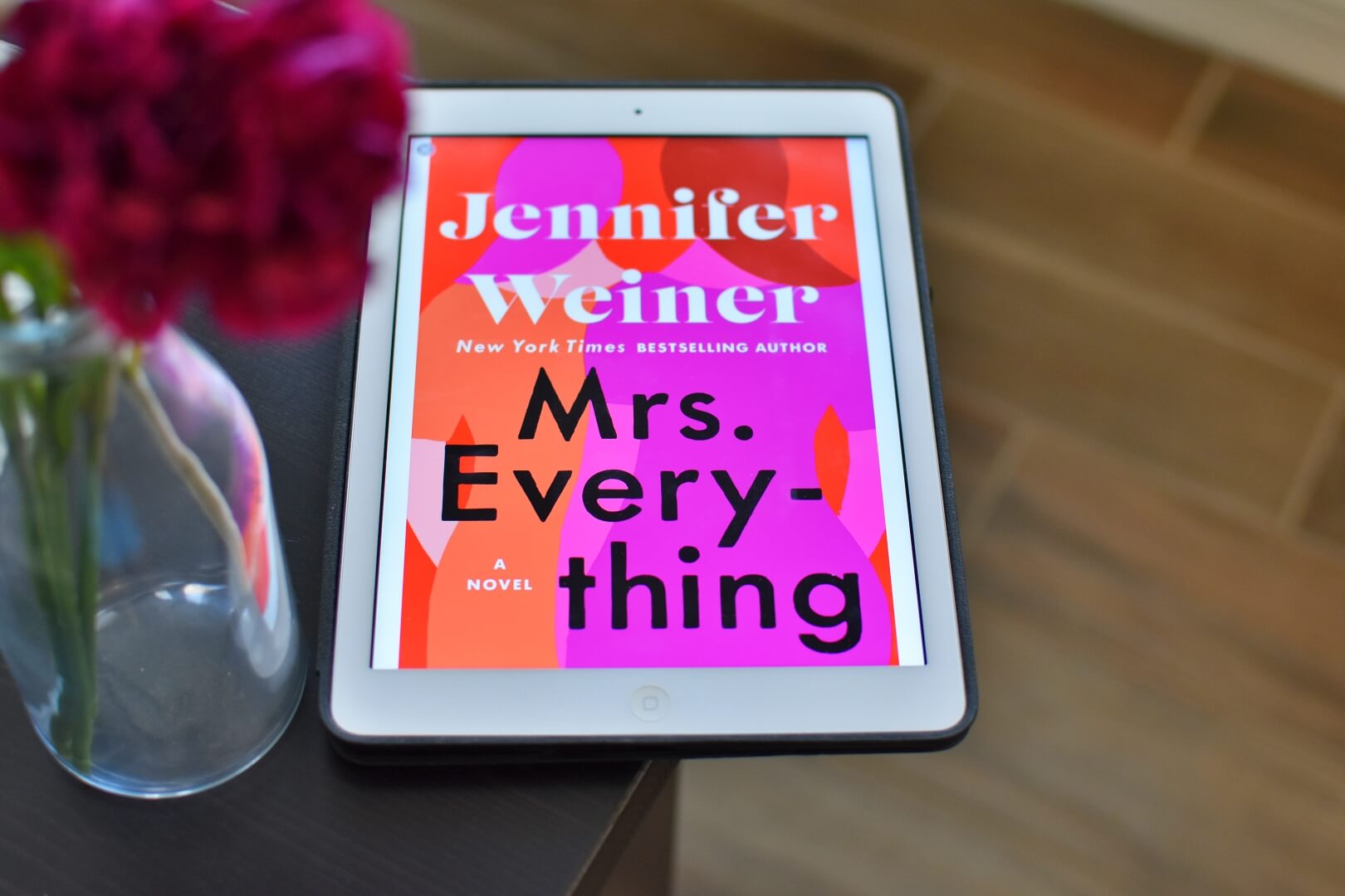Book Club Questions for Mrs. Everything by Jennifer Weiner